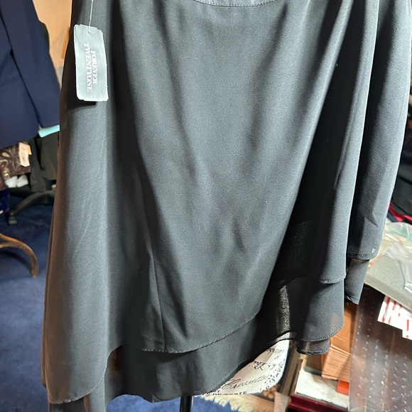 Skirt - Picture 2 of 10